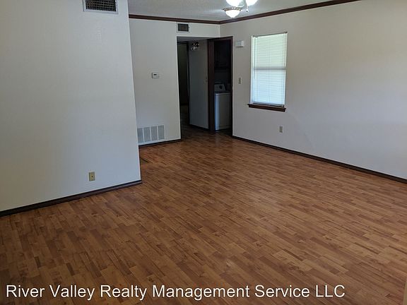 3rd image of 518 W J St APT 1