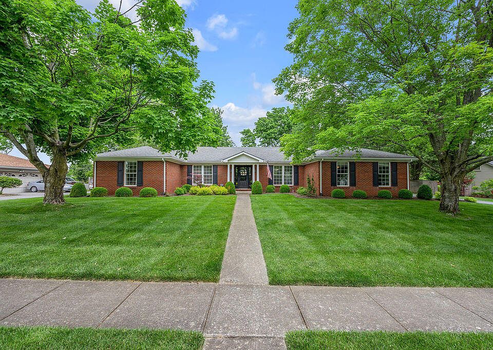 1st image of 207 Fairway Dr