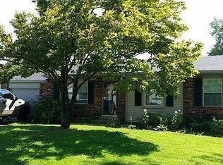 4600 Lunenburg Dr, Worthington Hills, KY 40245