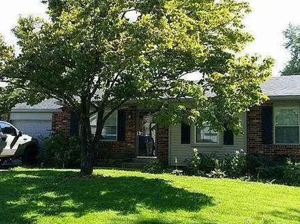 4600 Lunenburg Dr, Worthington Hills, KY 40245