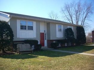 400 Ashford Dr, Lancaster, PA 17601