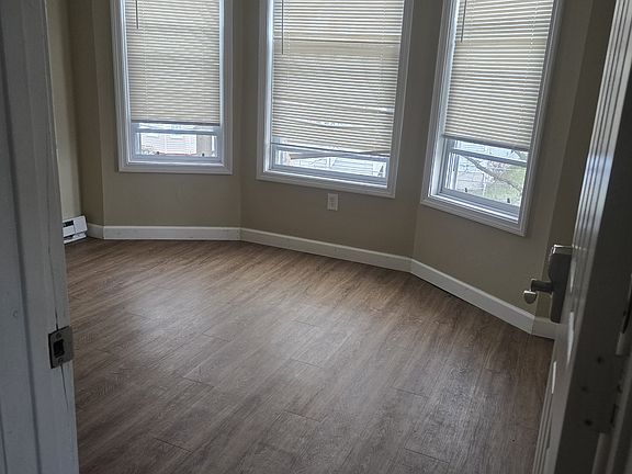 4th image of 18 Dewitt St