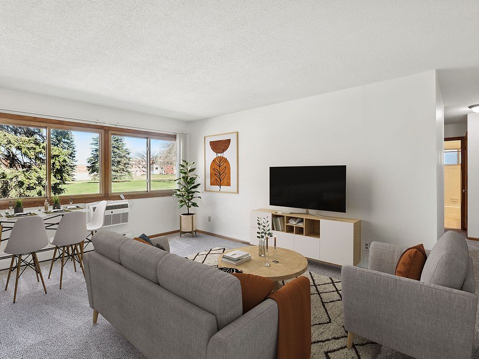 1st image of 450 75th Ave NE #15