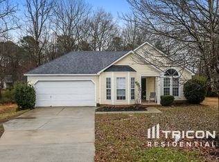 2214 Coatsdale Ln, Matthews, NC 28104