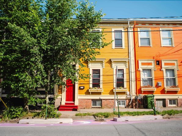 5654 Nora Bernard St, Halifax, NS B3K 1B5