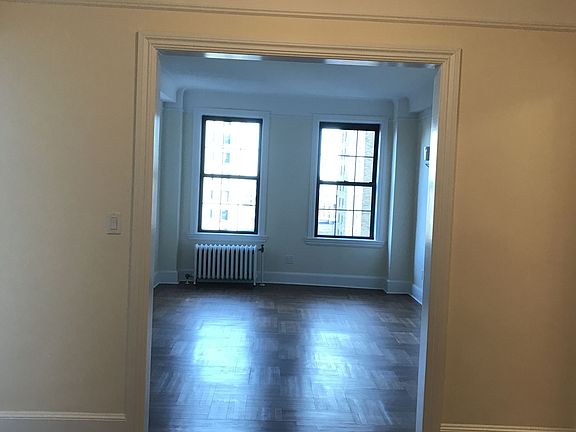 5th image of 910 W End Ave APT 10F