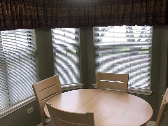 4th image of 21 Delaware Ct #21