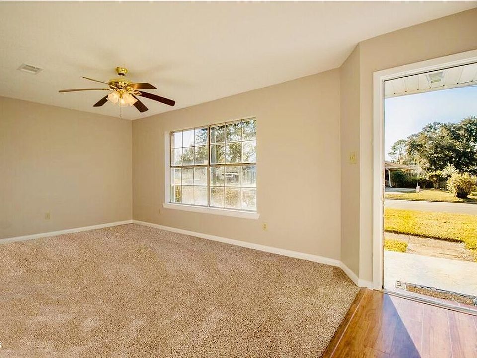 1st image of 206 Alverado Dr