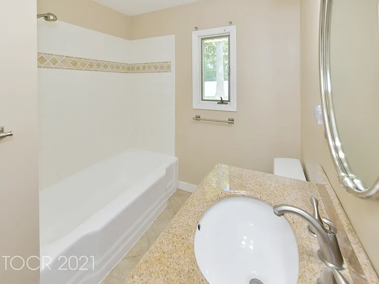 89 Crescent Ave — Photo 16