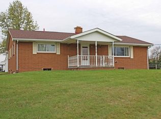 18 Riviera Dr, New Cumberland, WV 26047