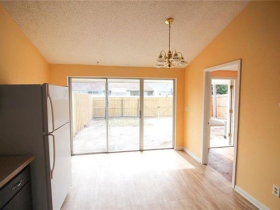 4th image of 8306 Elkwood Ln