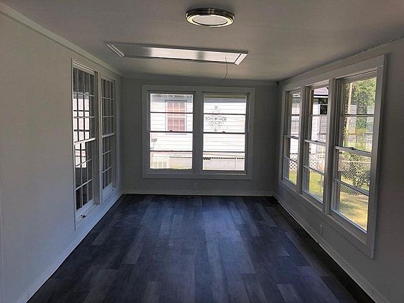 3rd image of 1308 Lincoln Ave