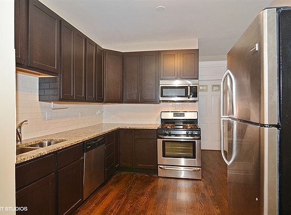 4th image of 2534 N Kedzie Blvd #202