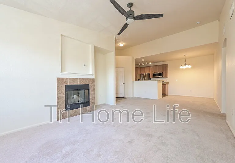 17209 Wilde Ave #303 — Photo 4