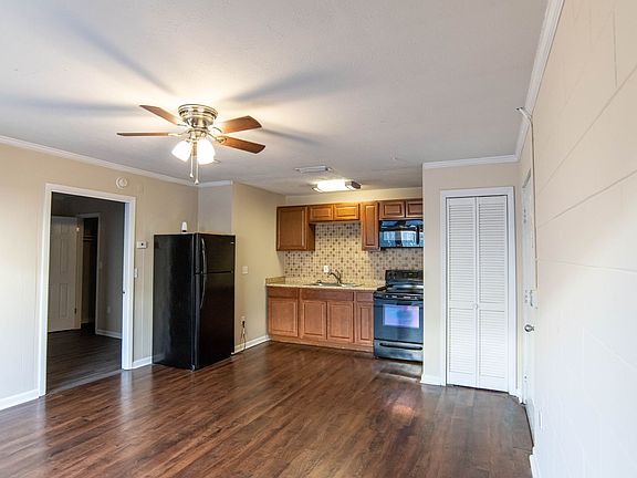 3rd image of 2241 W Pensacola St APT 81