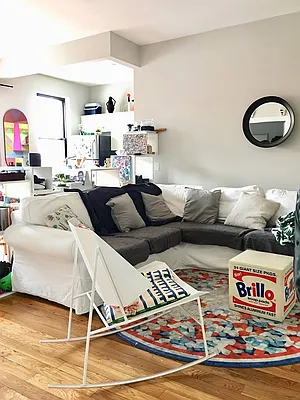 Rented by Manhattan Management LLC | media 51