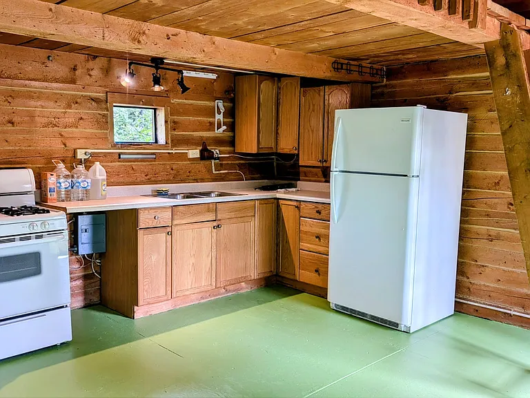 2325 Black Spruce Ct — Photo 3