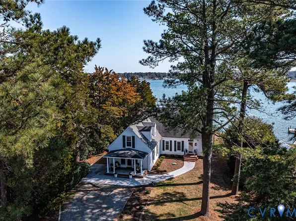 289 King Carter Ln, Weems, VA 22576