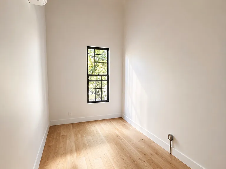 74 Sutton St #PENTHOUSE — Photo 11