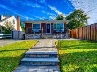 279 Garretson Ave, Staten Island, NY 10305