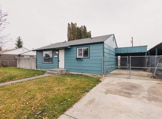 629 E 2nd St, Grandview, WA 98930