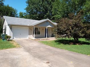 1910 W Holly St, Fayetteville, AR 72703