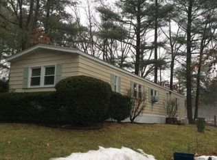 27 1st Ave, Westfield, MA 01085
