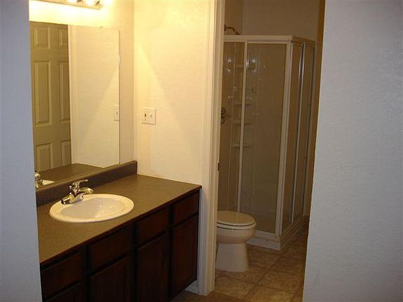 4th image of 3402 N 32nd Street #161