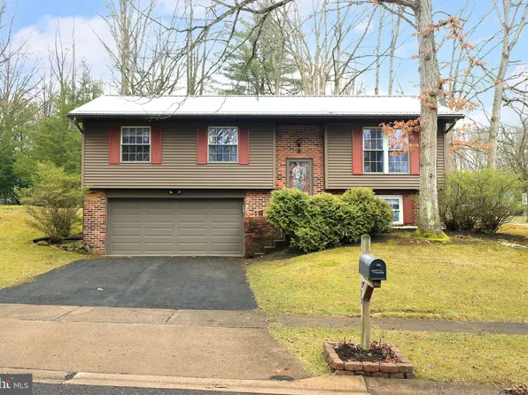 375 Oakley Dr, State College, PA 16803