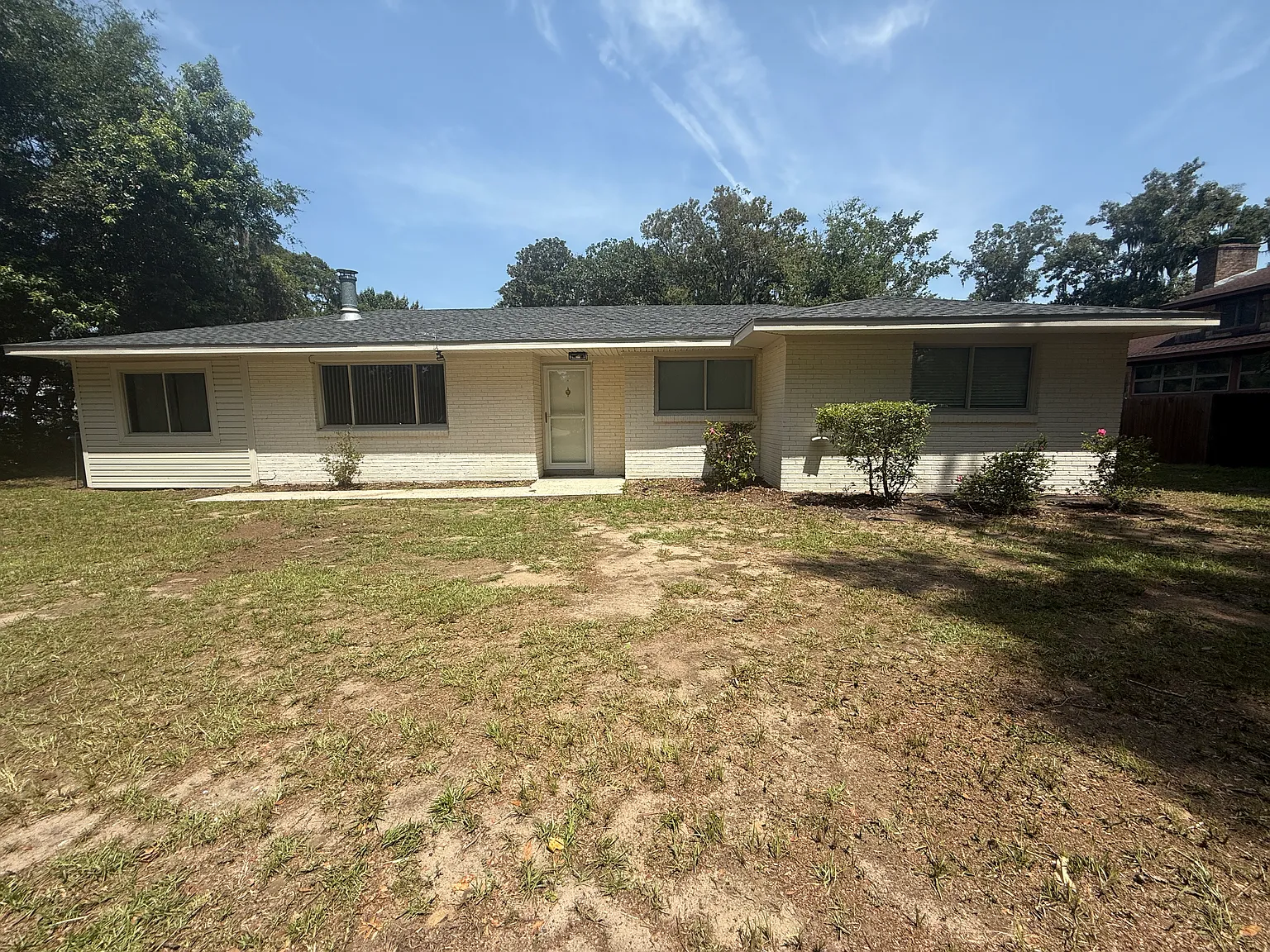 3 bed, 1600 sqft, $2,500 — Photo 3