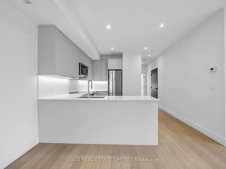 909 Castlefield Ave #2 — Photo 9