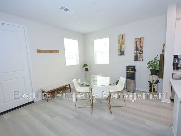 4th image of 649 Winchester Dr