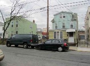 488 Grandview Ave, Flushing, NY 11385