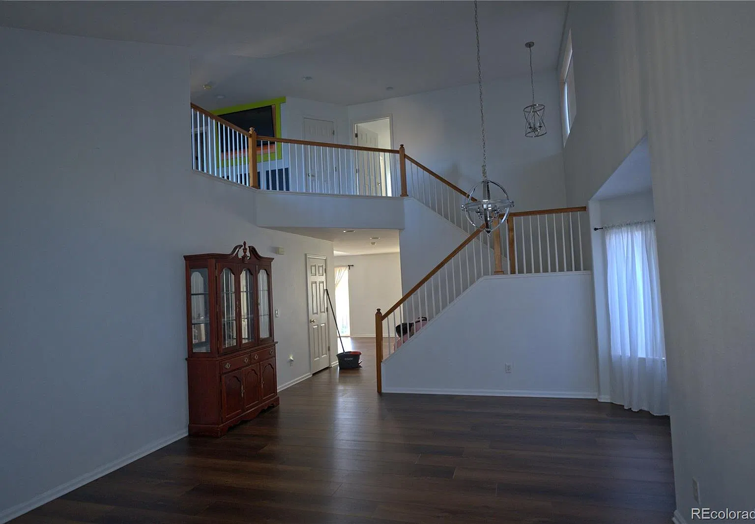 3 bed, 2.5 bath, 2170 sqft, $3,300 — Photo 3