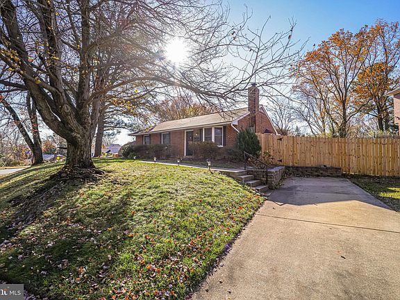 4th image of 6105 Yellowstone Dr