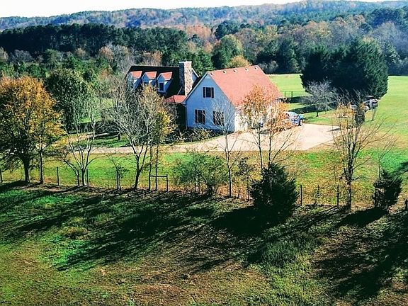 4th image of 630 Hills Creek Rd
