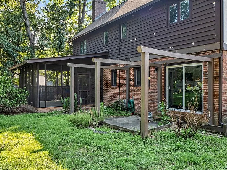4103 Oak Hollow Dr — Photo 37