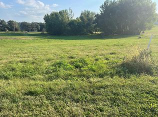 802 Dutton Dr, Ellendale, MN 56026