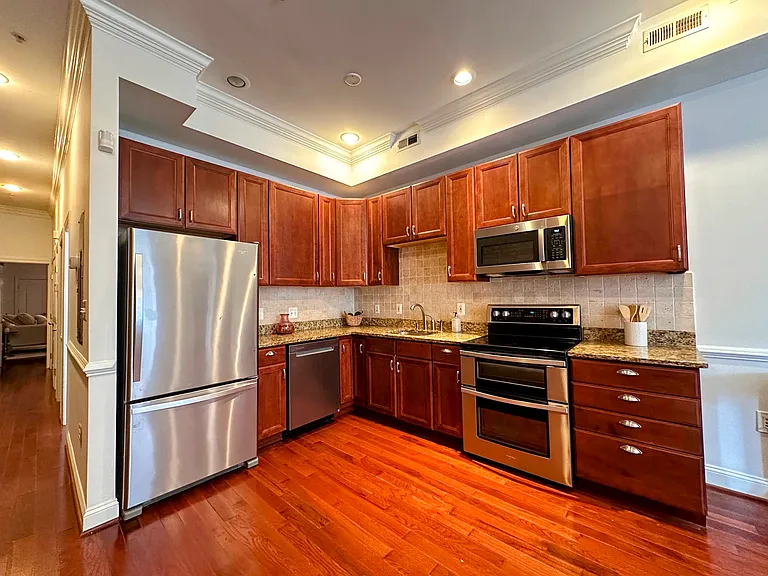 1430 Newton St NW #201 — Photo 5