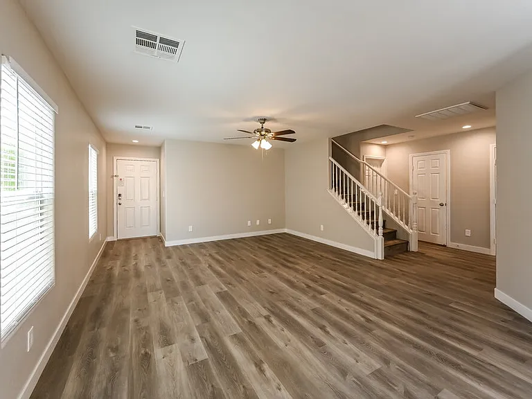 7424 Scottish Castle Ave — Photo 4