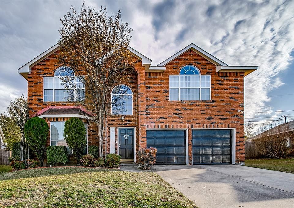 1st image of 851 Rockett Ln