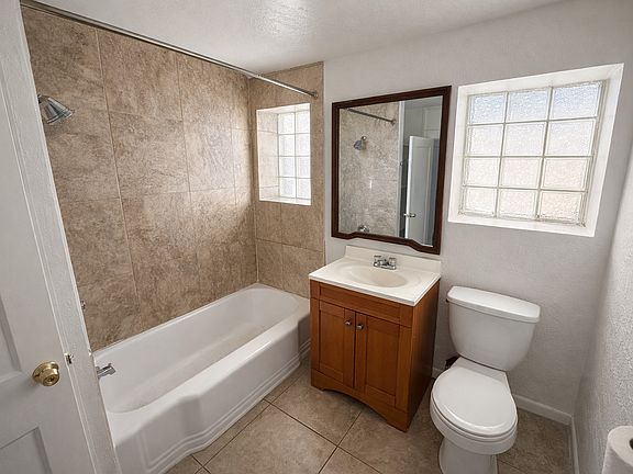 5th image of 1015 W Woodland Ave APT 8