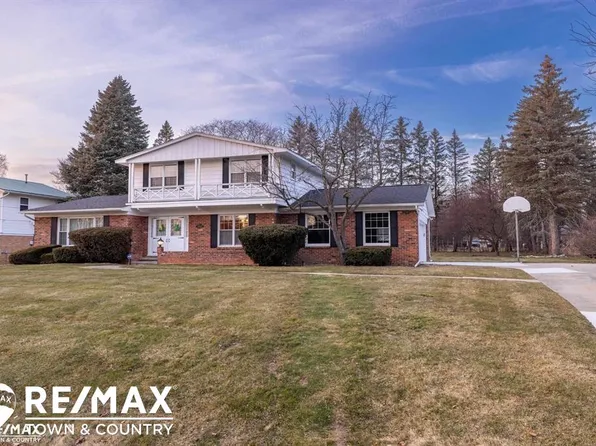 6064 Mapleridge Dr, Flint, MI 48532