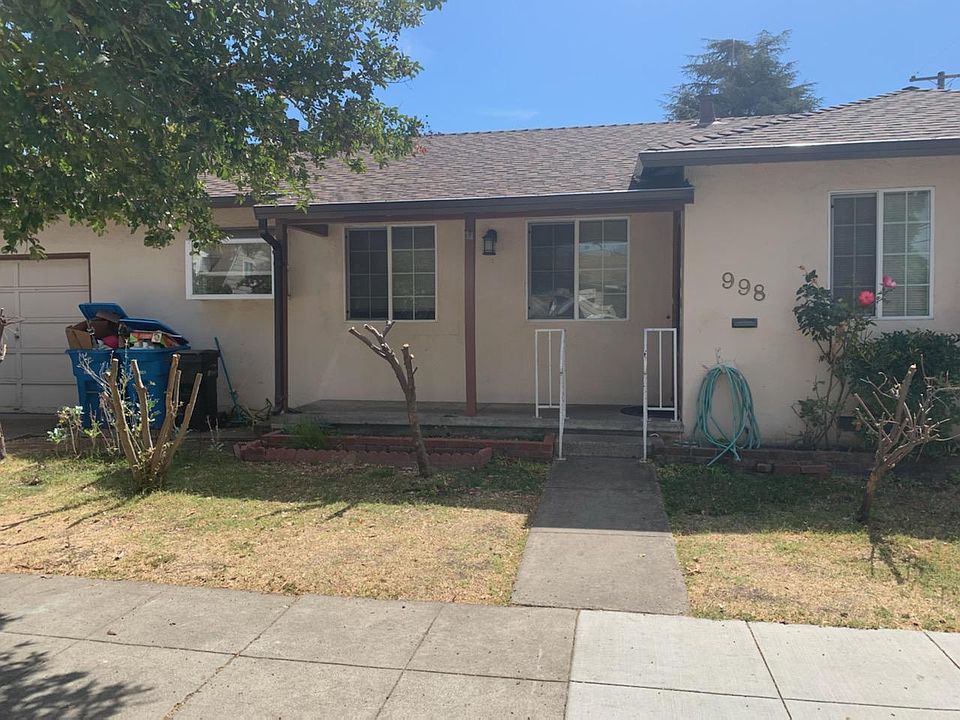 2nd image of 998 Civic Center Dr
