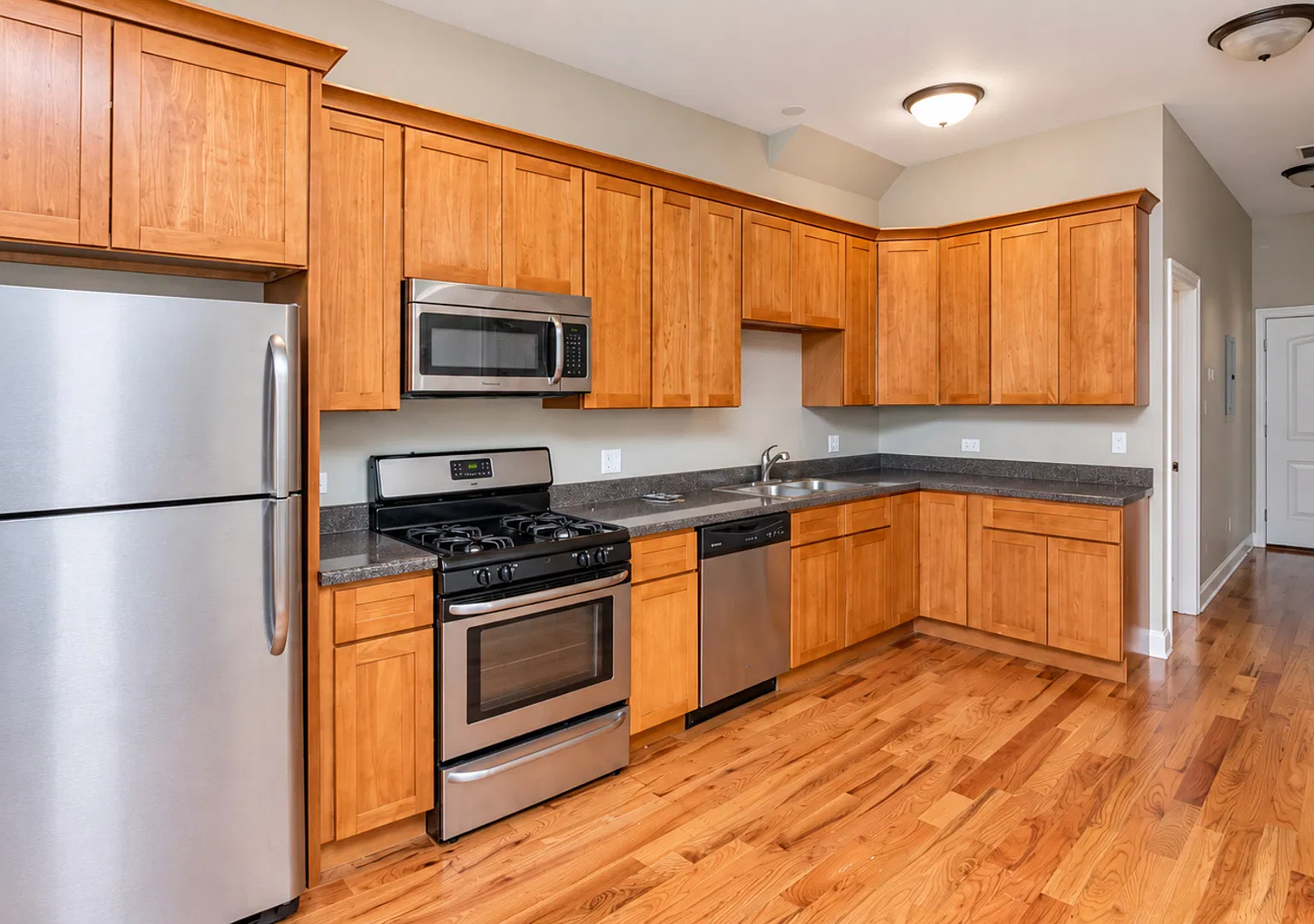 2 bed, $2,700 — Photo 3