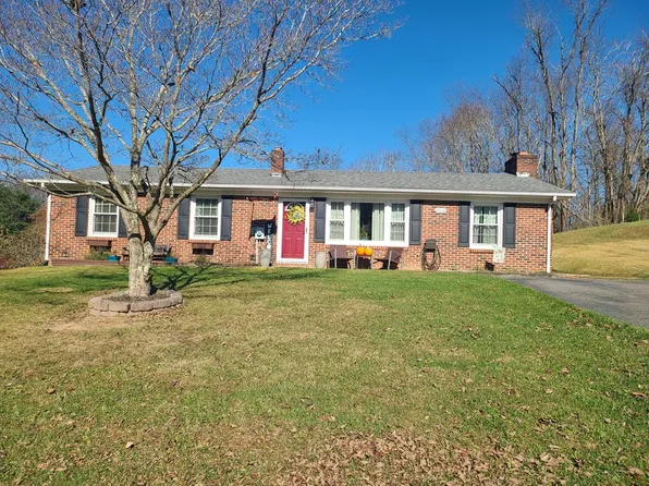 2002 Scratch Gravel Rd, Marion, VA 24354