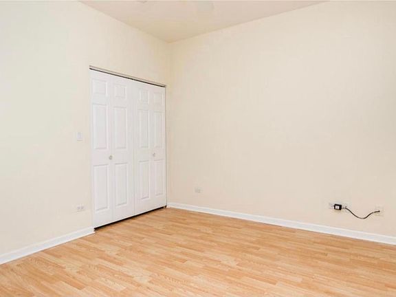 4th image of 1627 N Clybourn Ave
