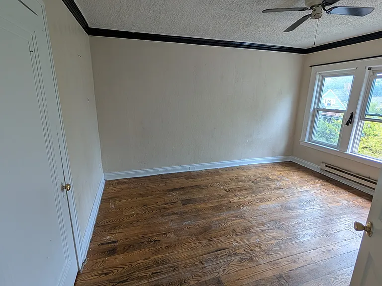1980 Marloes Ave #9 — Photo 6