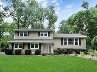 275 Pine St, Wyckoff, NJ 07481