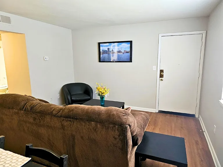 12847 Jefferson Ave #1 — Photo 6
